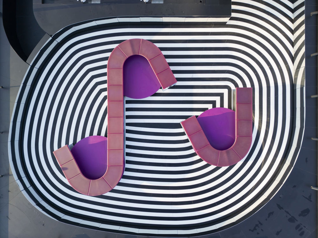 Future-Ready Outdoor Design: The LS24 Lounge System